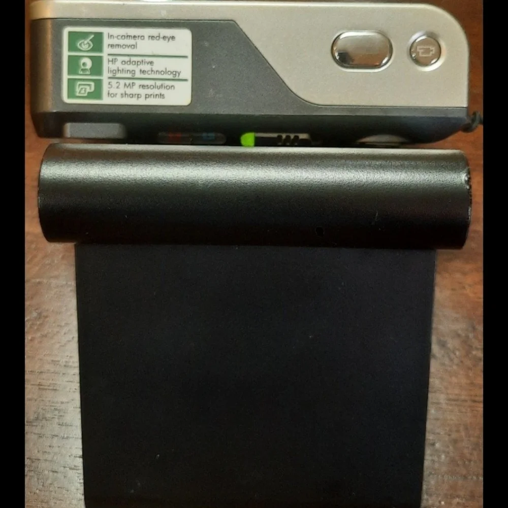 HP PhotoSmart M415 Digital Camera with InstantShare